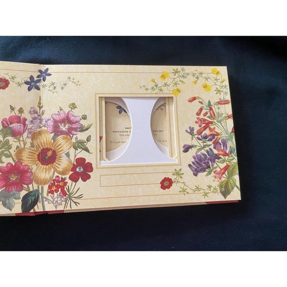 Classic Floral Photograph Album 1997 - Picture 5 of 7